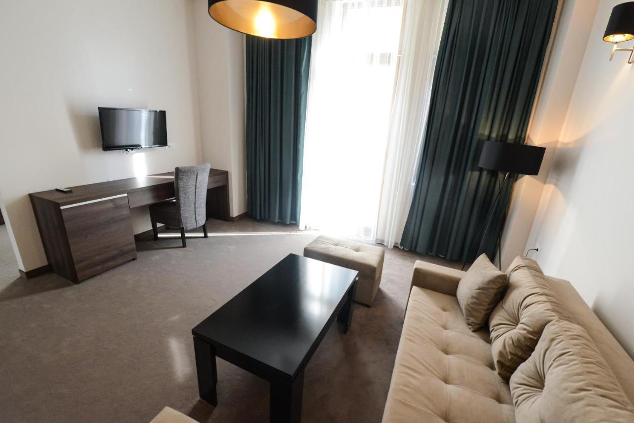 Hotel Cara 28 Skopje Extérieur photo