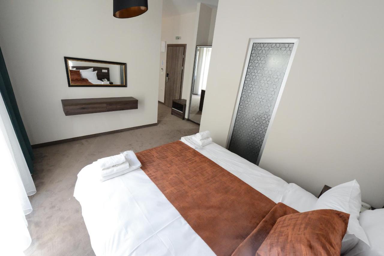 Hotel Cara 28 Skopje Extérieur photo