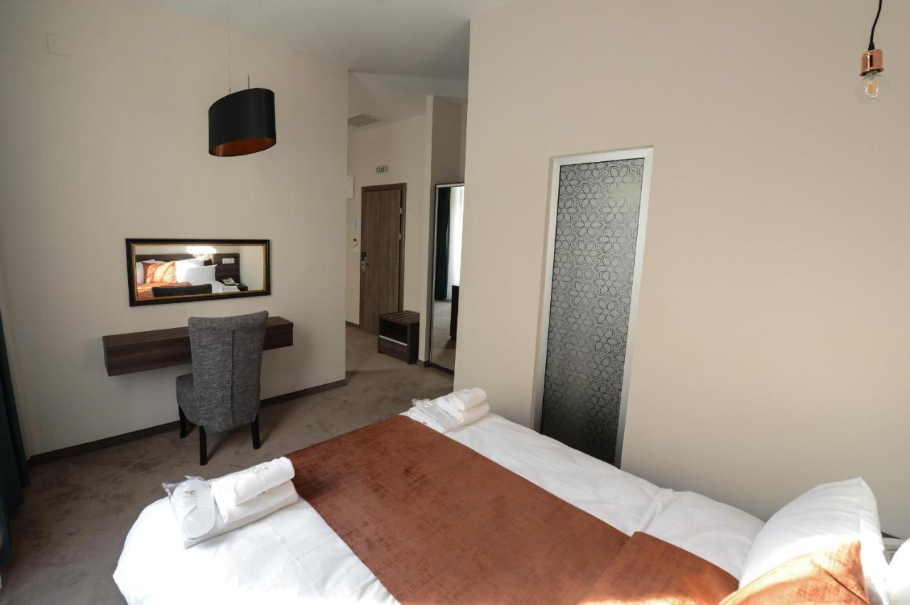 Hotel Cara 28 Skopje Extérieur photo