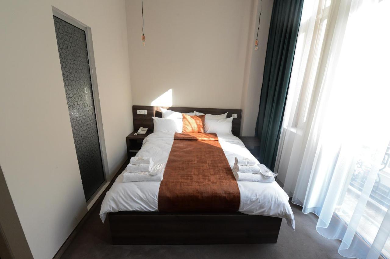Hotel Cara 28 Skopje Extérieur photo