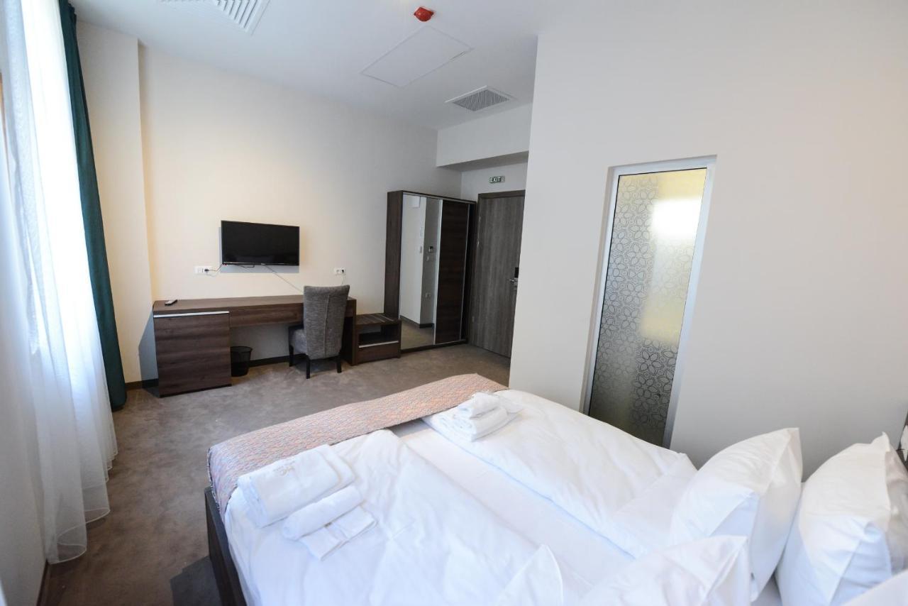Hotel Cara 28 Skopje Extérieur photo