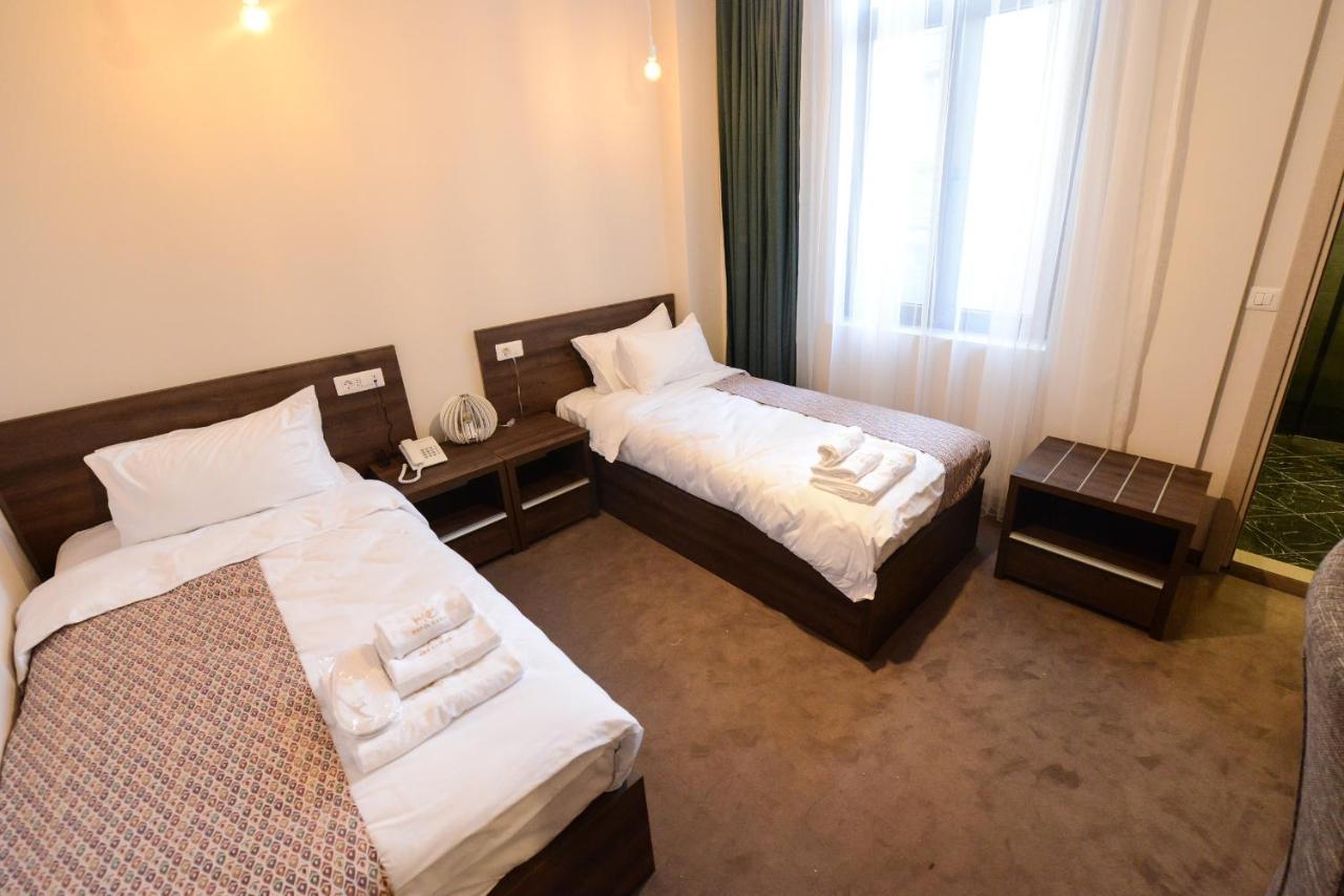 Hotel Cara 28 Skopje Extérieur photo